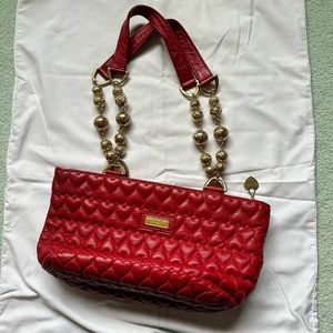 Love moschino red heart quilted shoulder bag with gold hardware